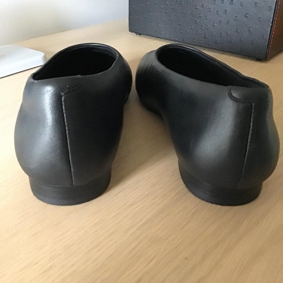 Genuine leather black ballet flats by M&S (Marks & Spencer) UK/Size 37/6 AU - Picture 3 of 6